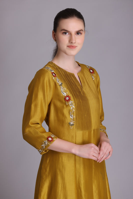 M7-11A YELLOW PARSI EMBROIDERED KURTA SET