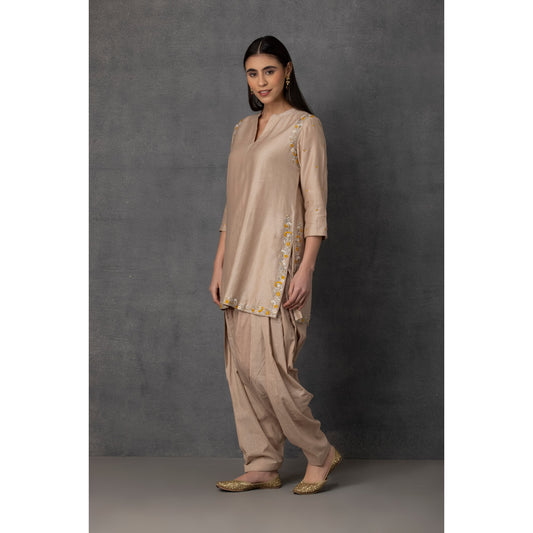 M7-05 BEIGE PARSI EMBROIDERED KURTA SET