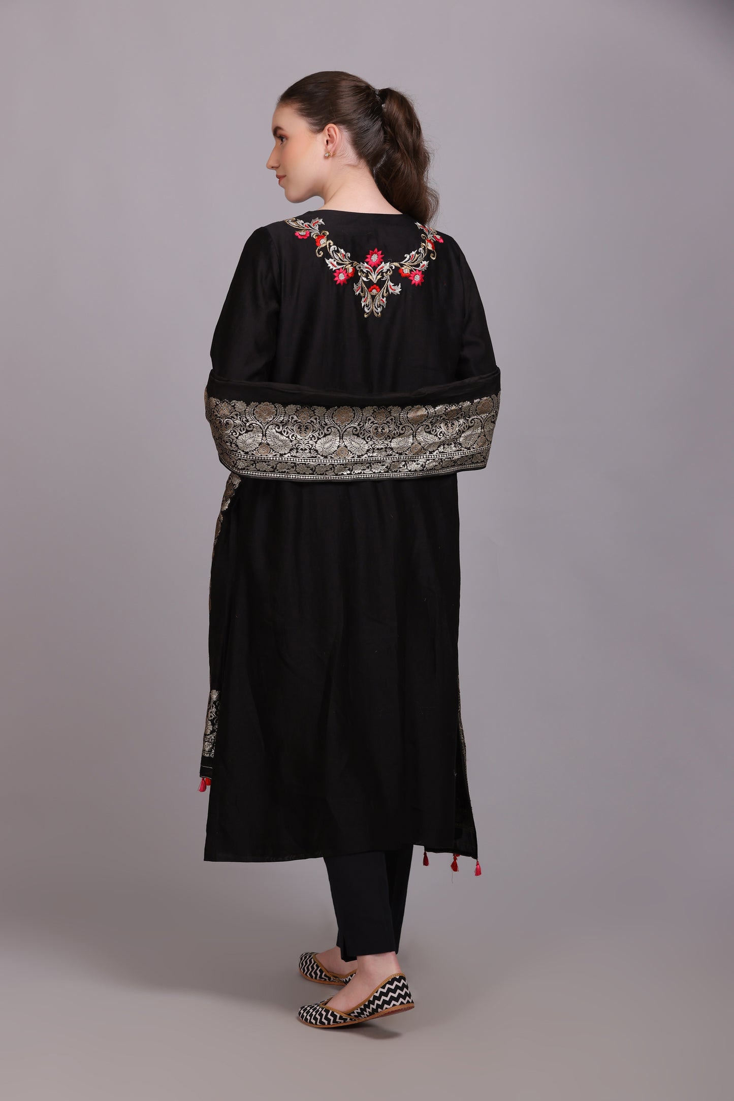 M7-11C BLACK EMBROIDERED KURTA SET