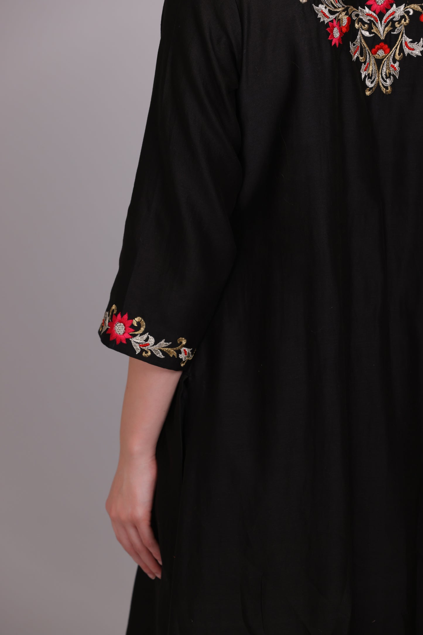 M7-11C BLACK EMBROIDERED KURTA SET