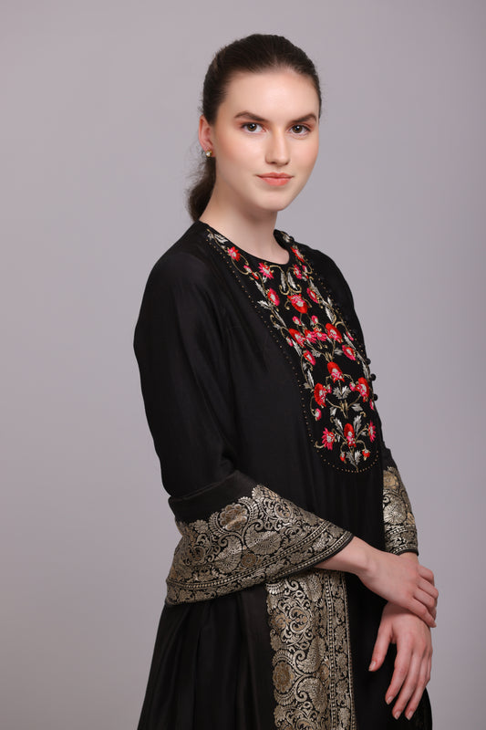 M7-02A BLACK EMBROIDERED KURTA SET