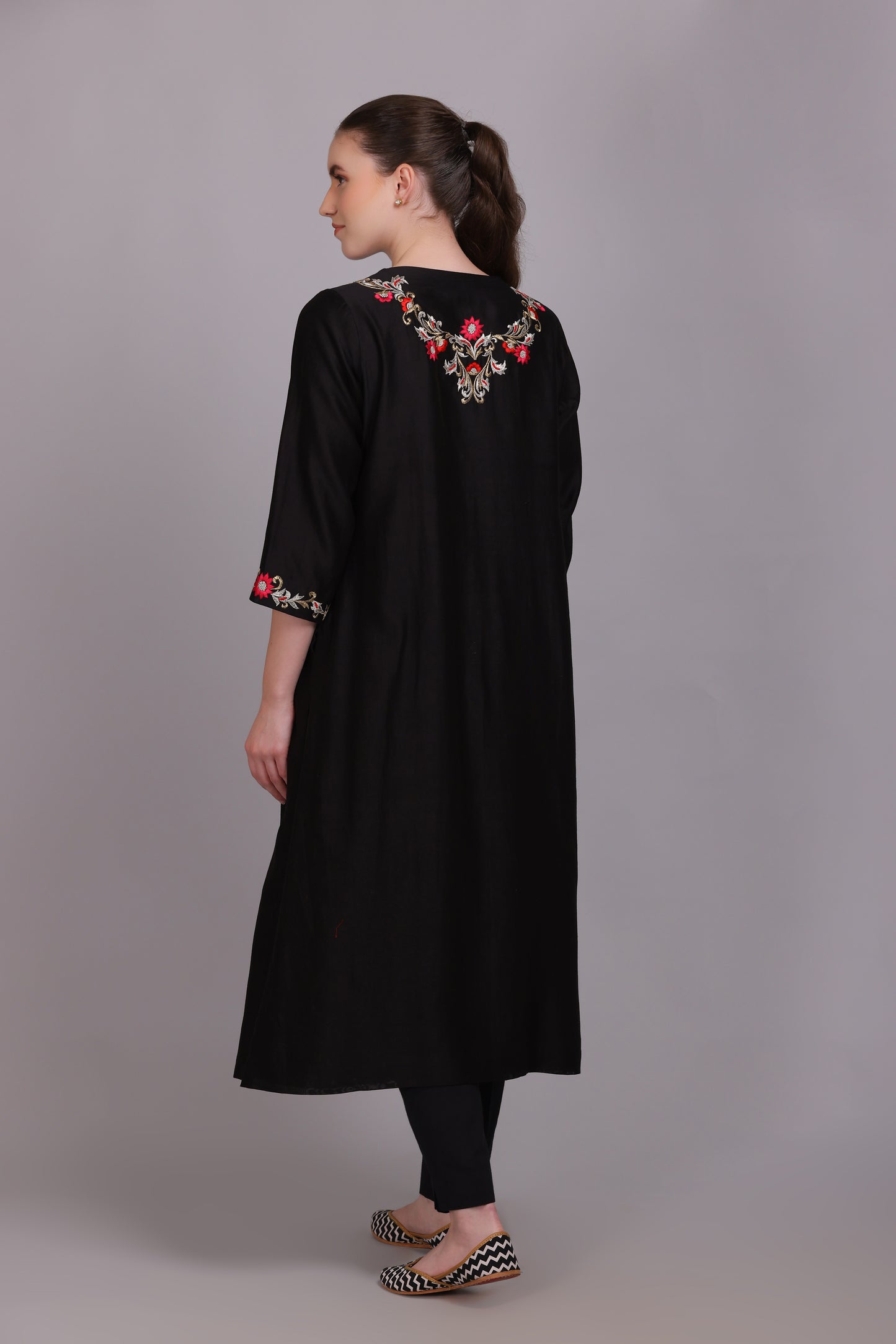 M7-11C BLACK EMBROIDERED KURTA SET