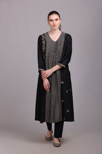 M6-08A BLACK EMBROIDERED KURTA SET
