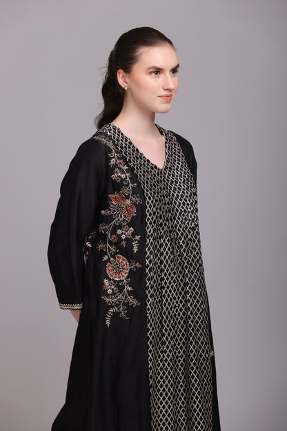 M6-08A BLACK EMBROIDERED KURTA SET