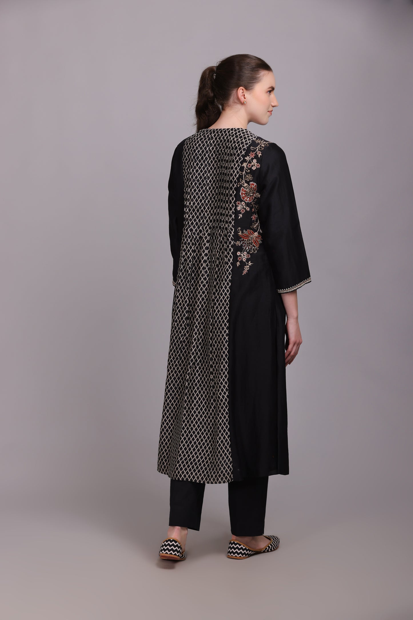 M6-08A BLACK EMBROIDERED KURTA SET