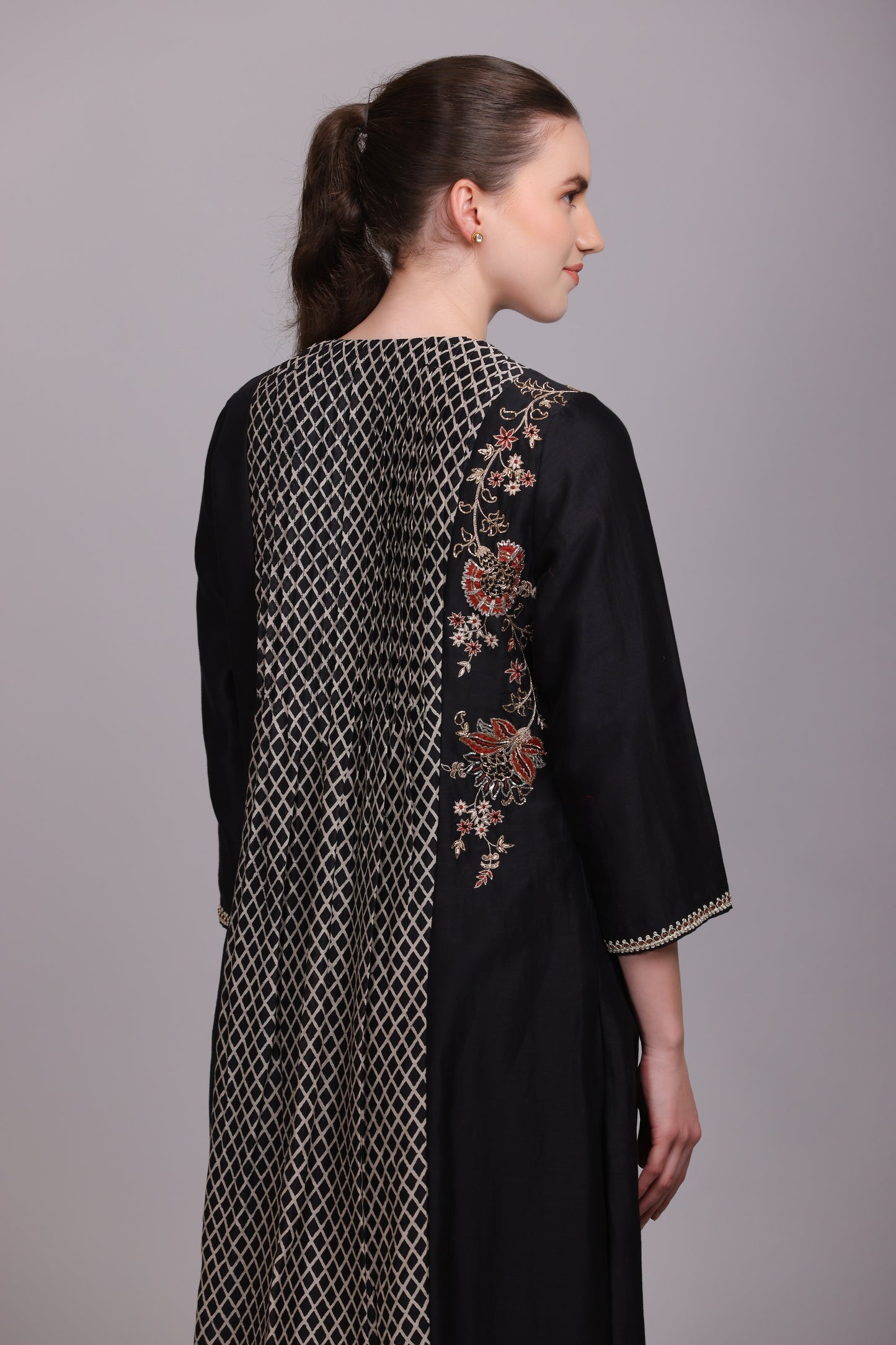 M6-08A BLACK EMBROIDERED KURTA SET