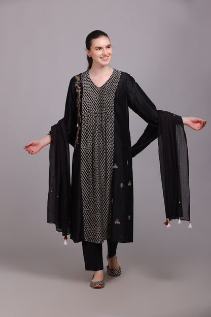 M6-08A BLACK EMBROIDERED KURTA SET