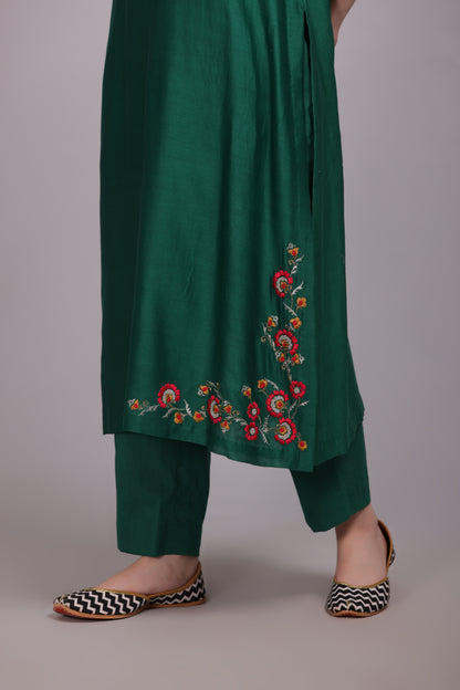 M7/04 GREEN EMBROIDERED KURTA SET