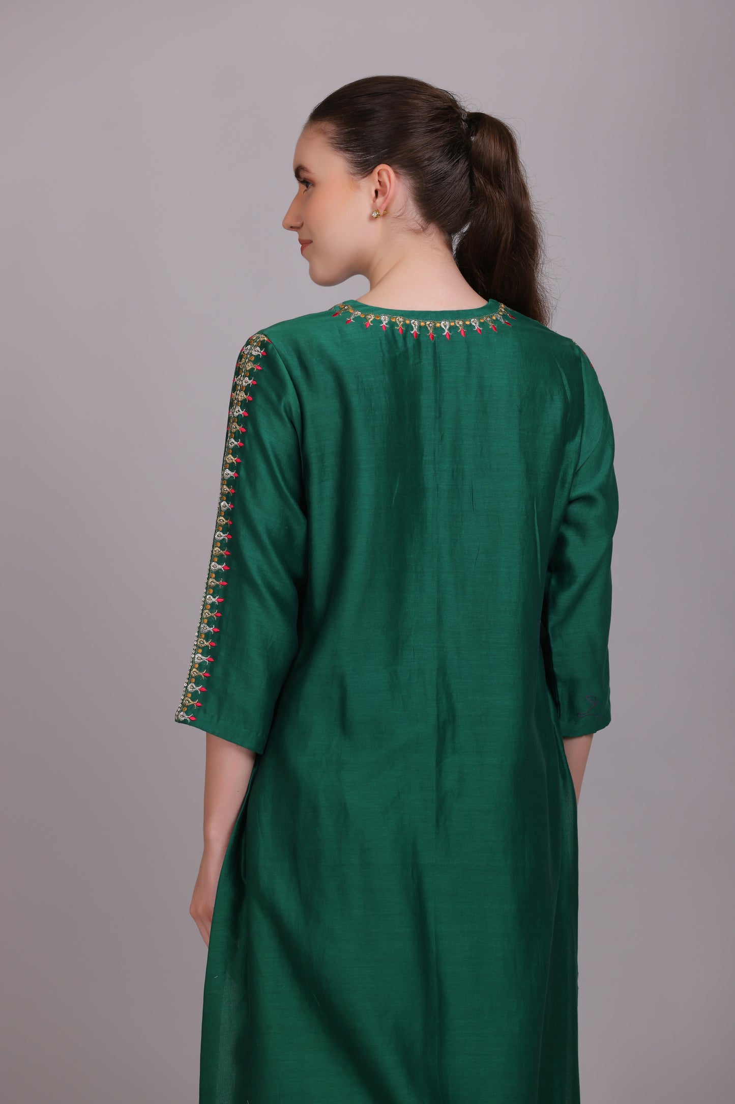 M7/04 GREEN EMBROIDERED KURTA SET