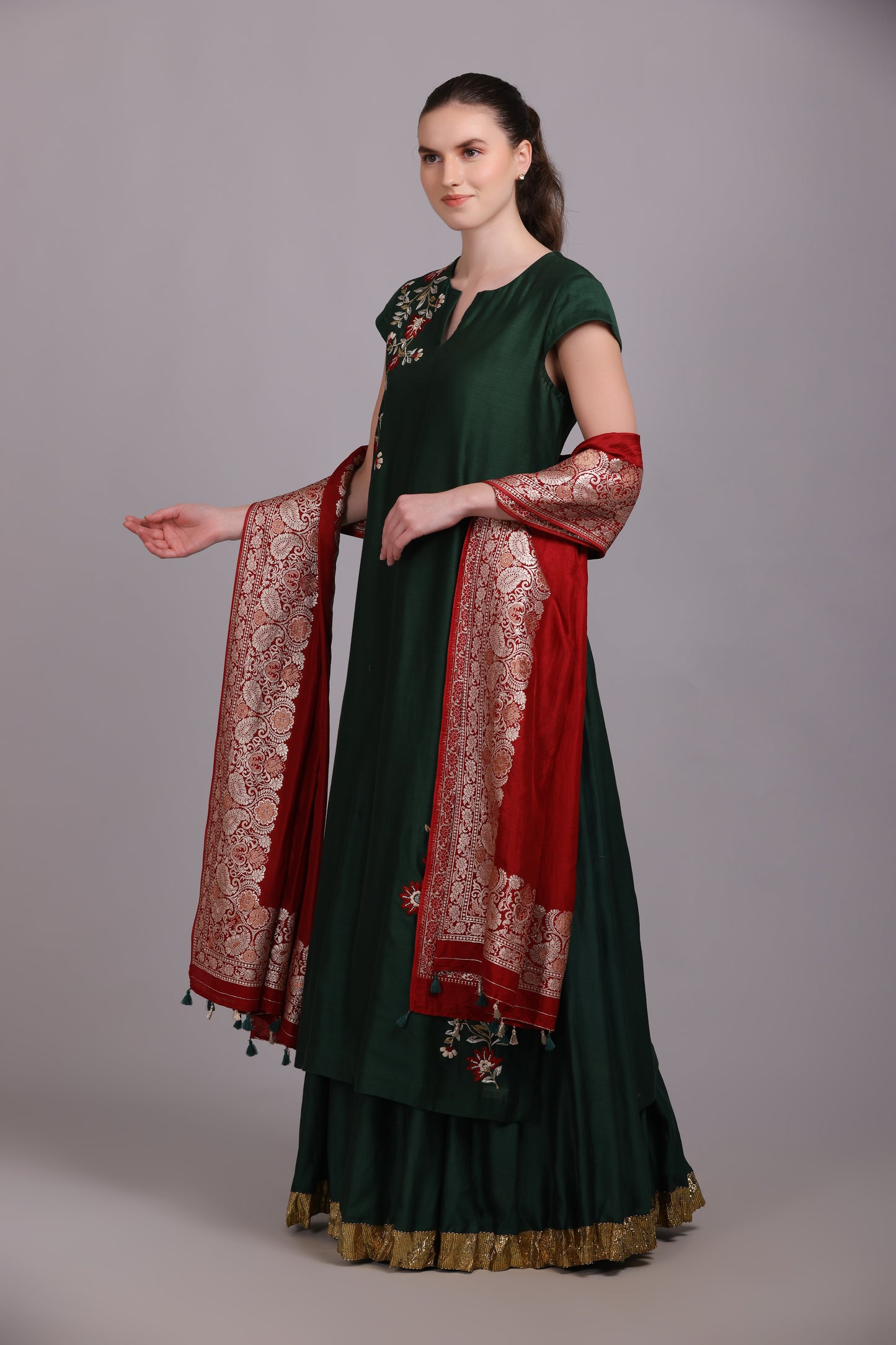 M7-13 EMERALD GREEN EMBROIDERED KURTA WITH CRINKLE SKIRT SET