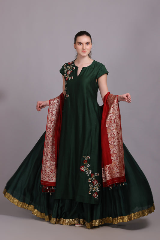 M7-13 EMERALD GREEN EMBROIDERED KURTA WITH CRINKLE SKIRT SET