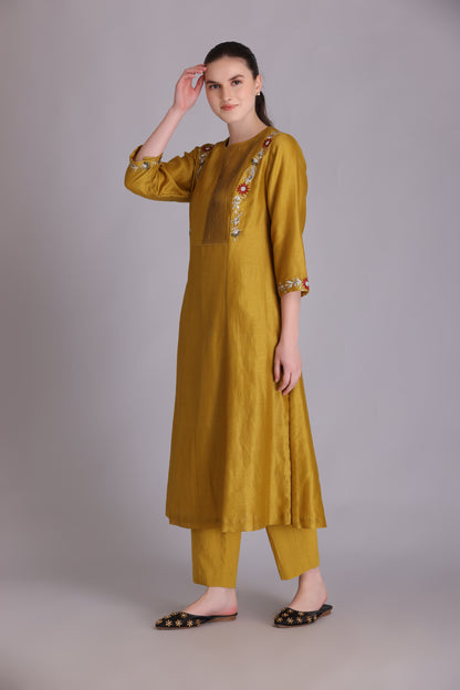 M7-11A YELLOW PARSI EMBROIDERED KURTA SET