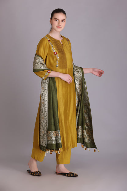 M7-11A YELLOW PARSI EMBROIDERED KURTA SET