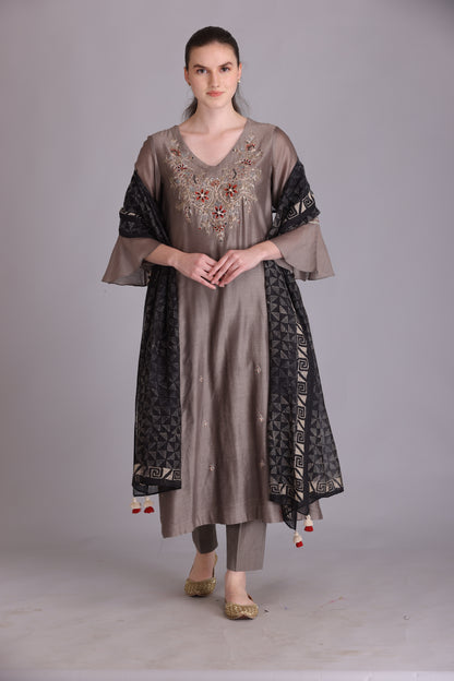M6-03B TOOSH EMBROIDERED KURTA SET