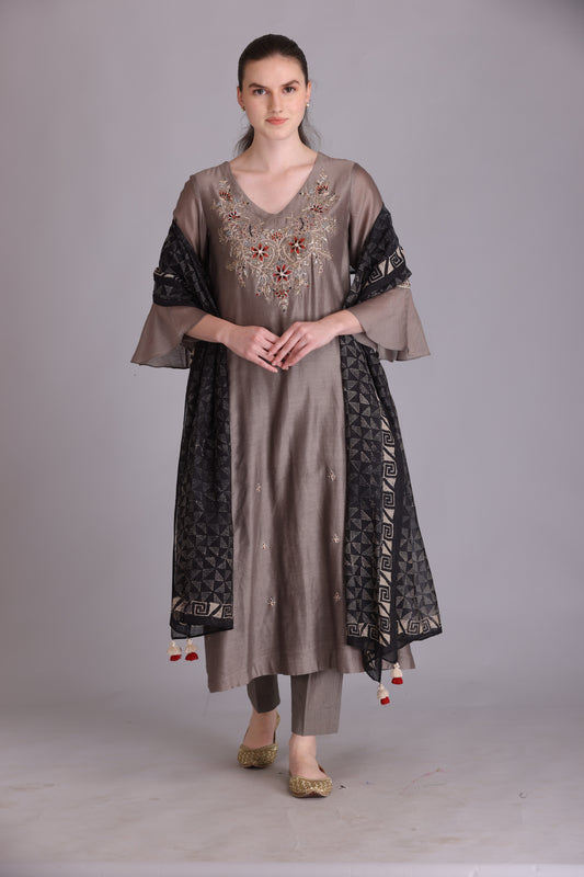 M6-03B TOOSH EMBROIDERED KURTA SET