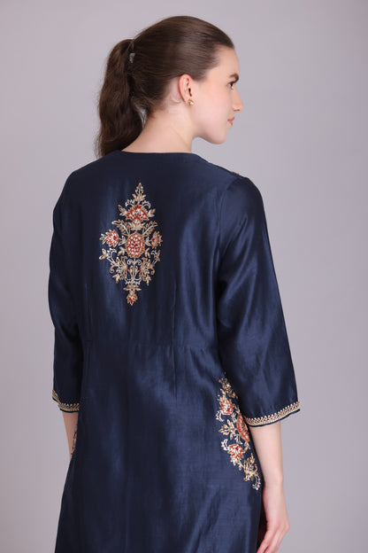 M6-07 BLUE EMBROIDERED KURTA SET