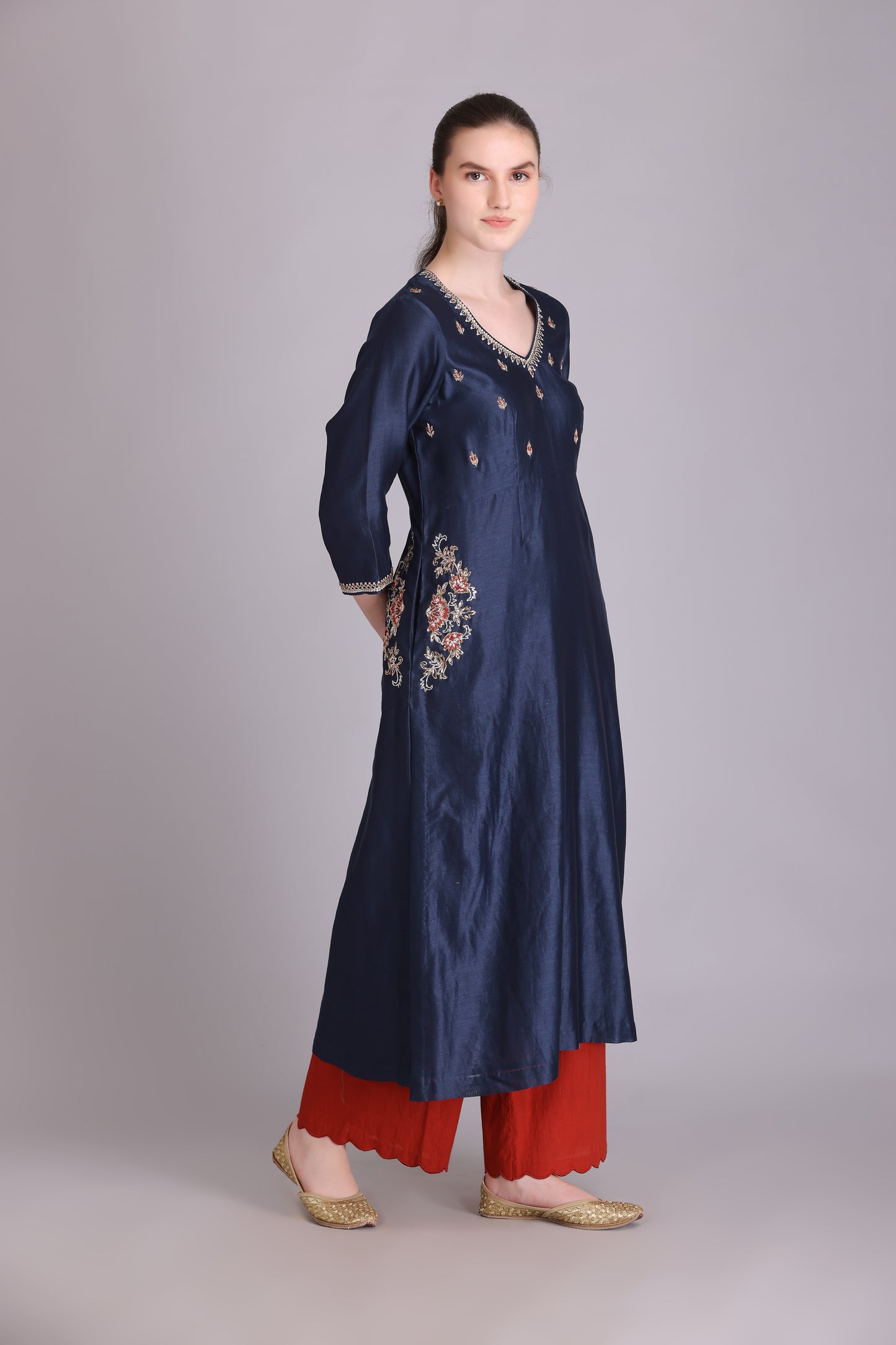 M6-07 BLUE EMBROIDERED KURTA SET