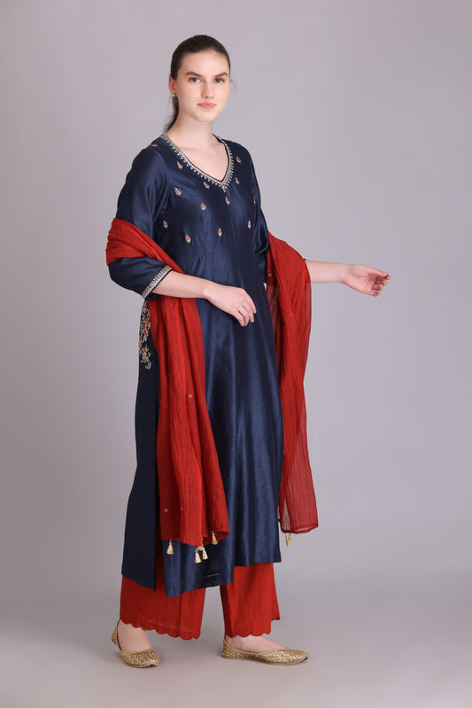 M6-07 BLUE EMBROIDERED KURTA SET