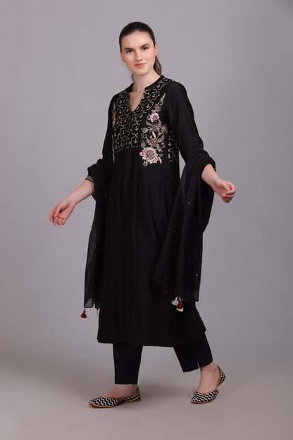 M6-14 BLACK EMBROIDERED KURTA SET