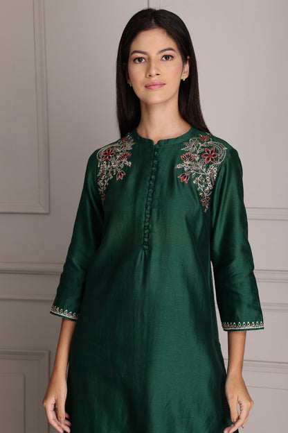 M6-15A GREEN EMBROIDERED KURTA SET