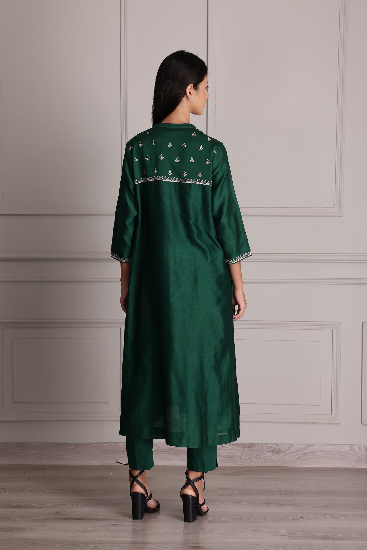 M6-15A GREEN EMBROIDERED KURTA SET