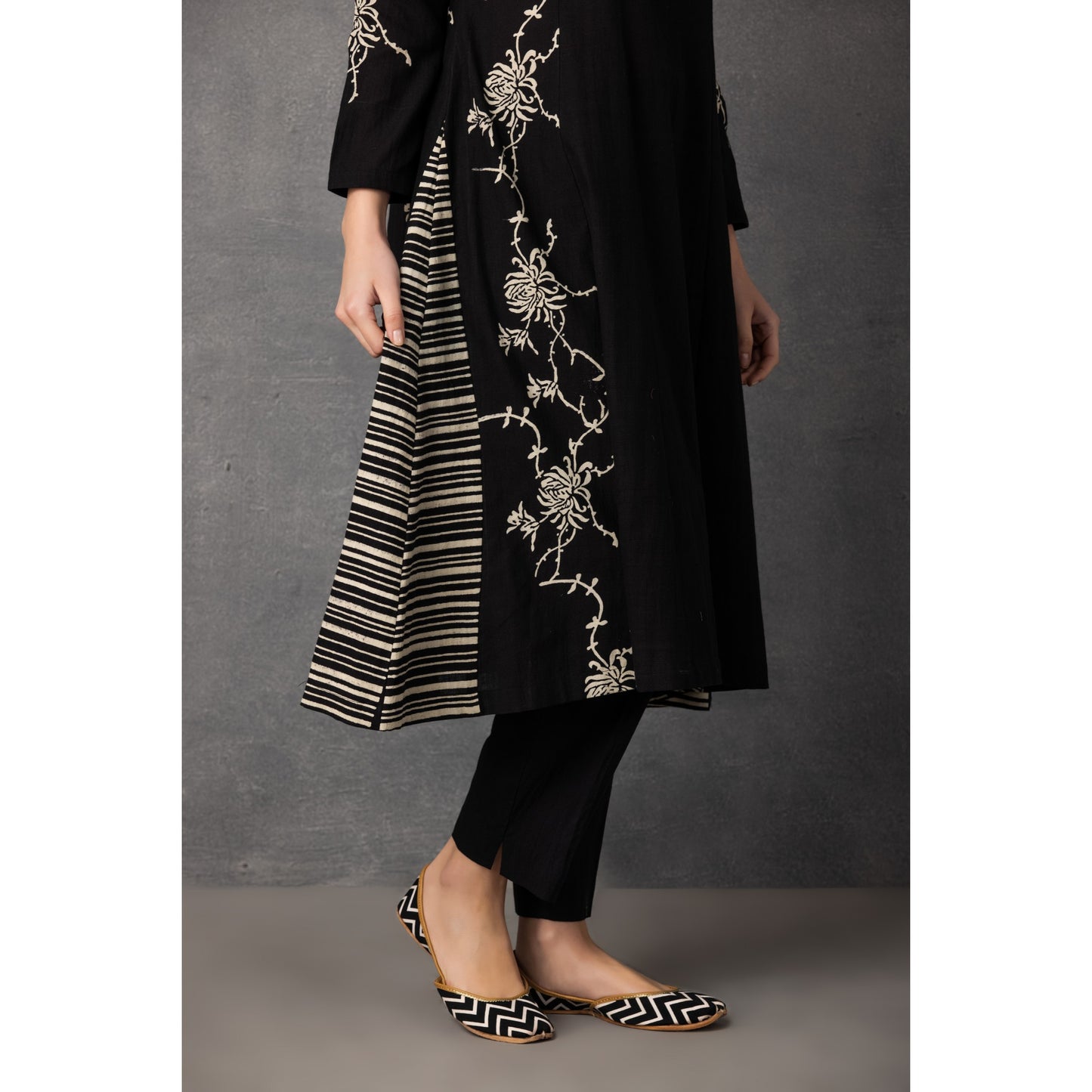 M9-14 BLACK SOFT KHADI PRINTED A-LINE SET